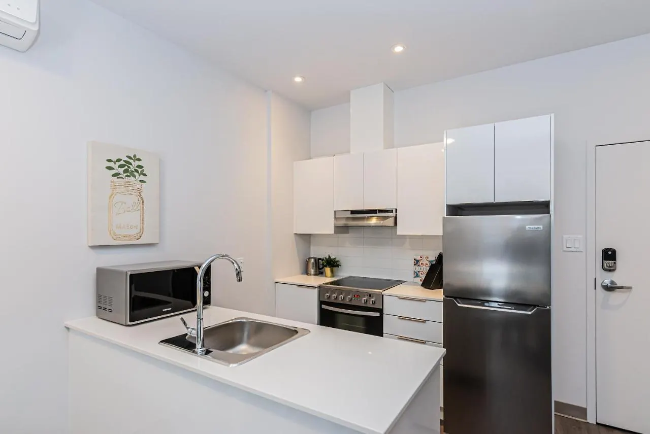 New And Perfectly Located 1 Bedroom Apartment By Den Stays Montréal